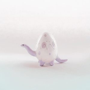 Plantisaurio huevo lila